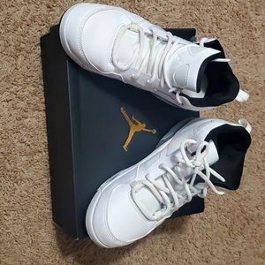 Jordan flights boys size 2